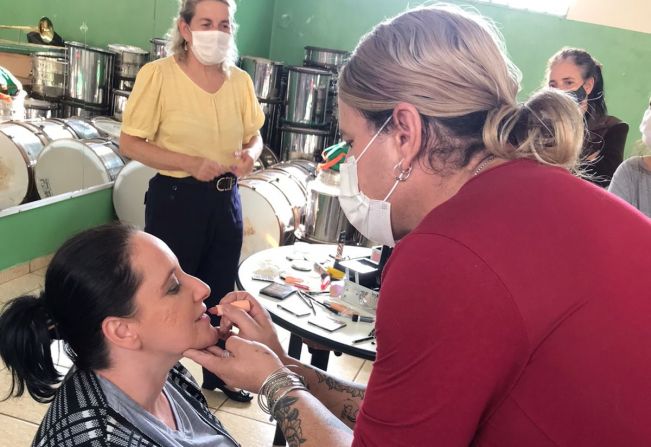 A prefeitura Municipal através do Fundo Social realizou o Curso de técnicas de maquiagem 